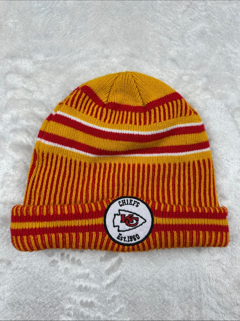 New Era Kansas City Chiefs Striped Knit Beanie - Gold & Red